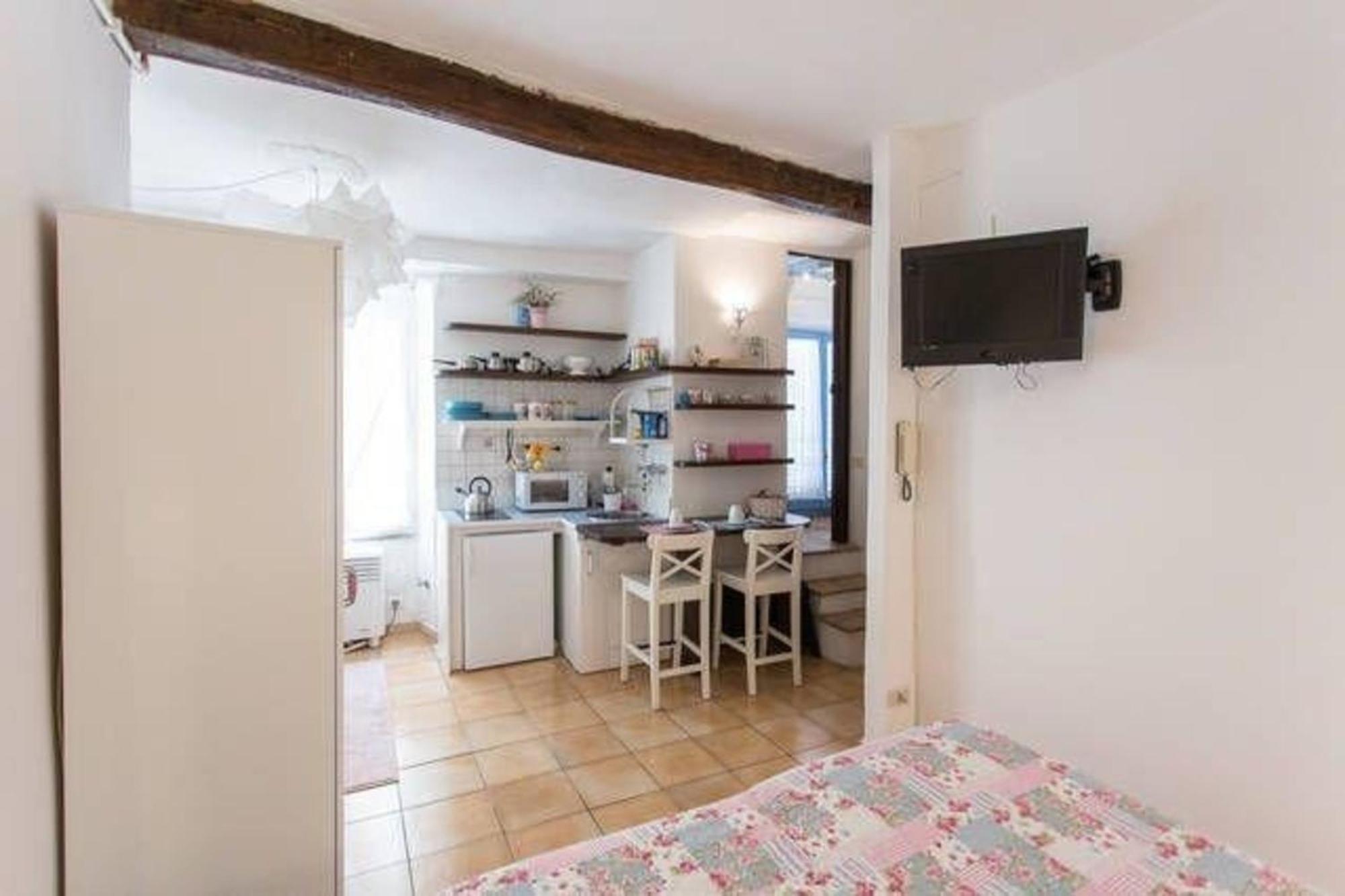 Apartment Romantisches Studio Im Lebhaftesten Viertel Roms *